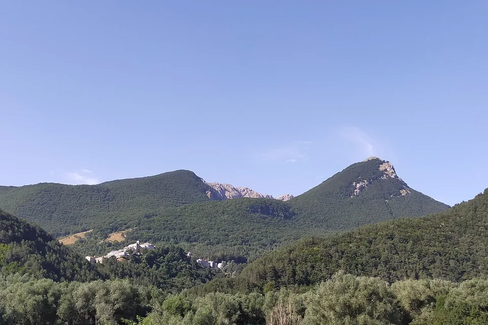 Montagne e boschi intorno a Civitella Alfedena, nel Parco Nazionale d’Abruzzo, Lazio e Molise