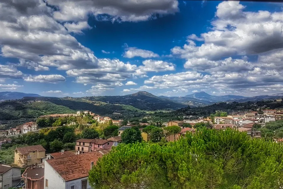 Senise e il paesaggio verso il Pollino