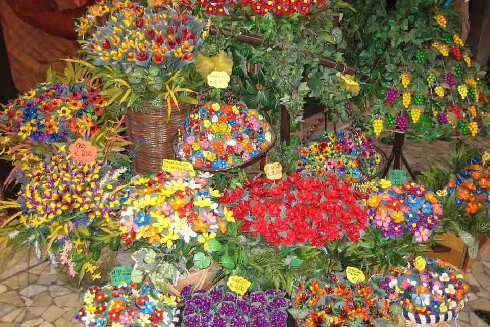 Fiori e grappoli di confetti di Sulmona