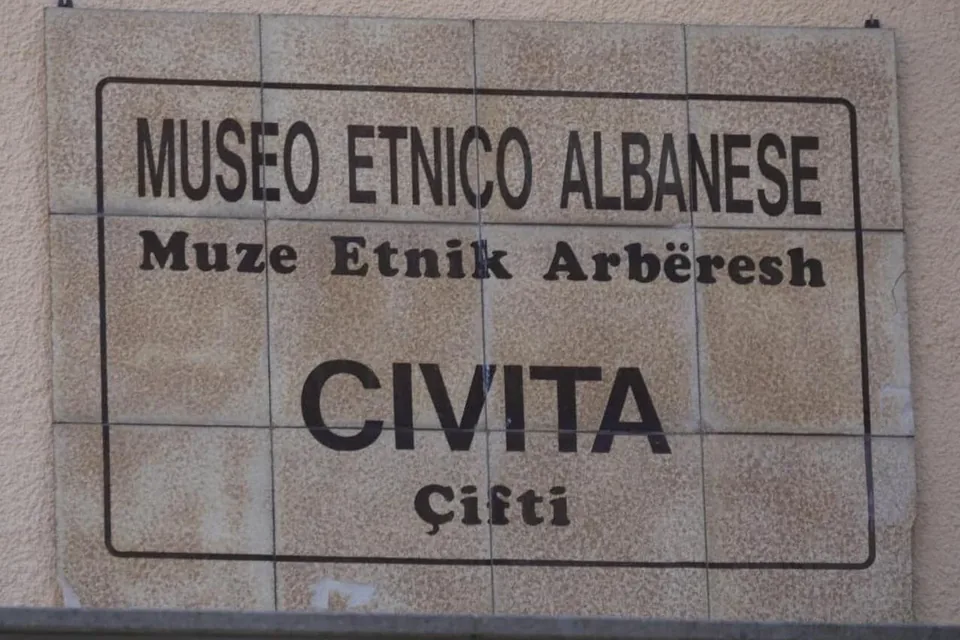 Museo Etnico Arbëresh di Civita, immagine del territorio collegato al racconto