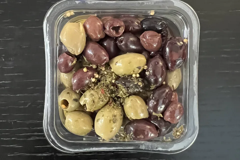 Olive da tavola miste, fotografia illustrativa