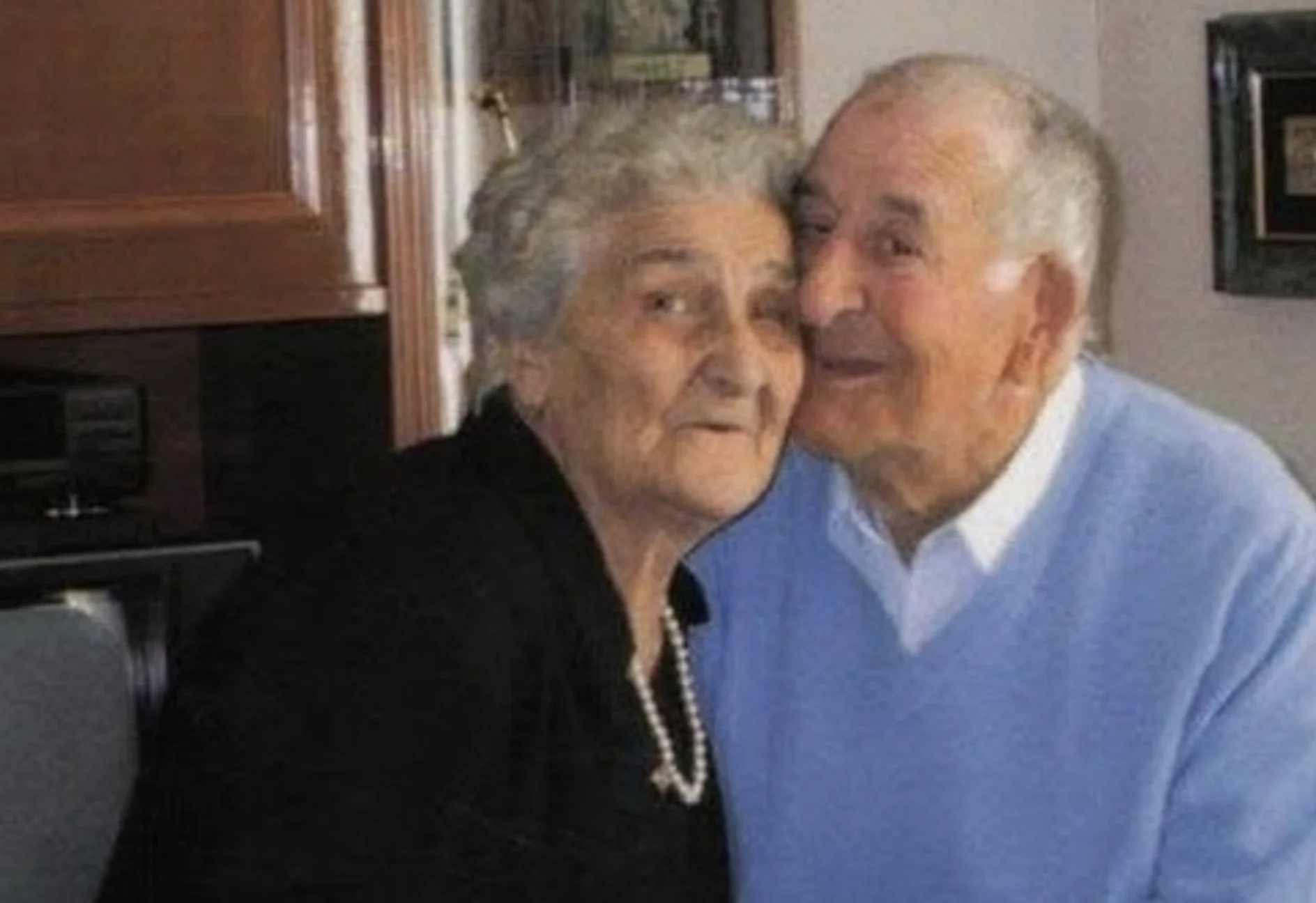 Nonno Sebastiano e nonna Marianna insieme in una fotografia di famiglia.